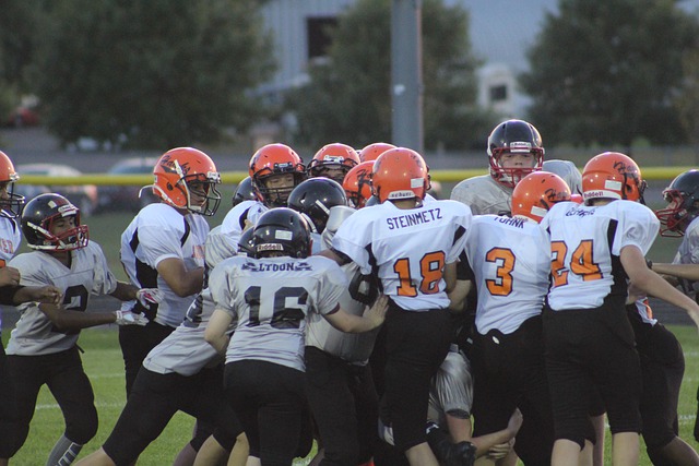 更是毫不吝 更是毫不吝